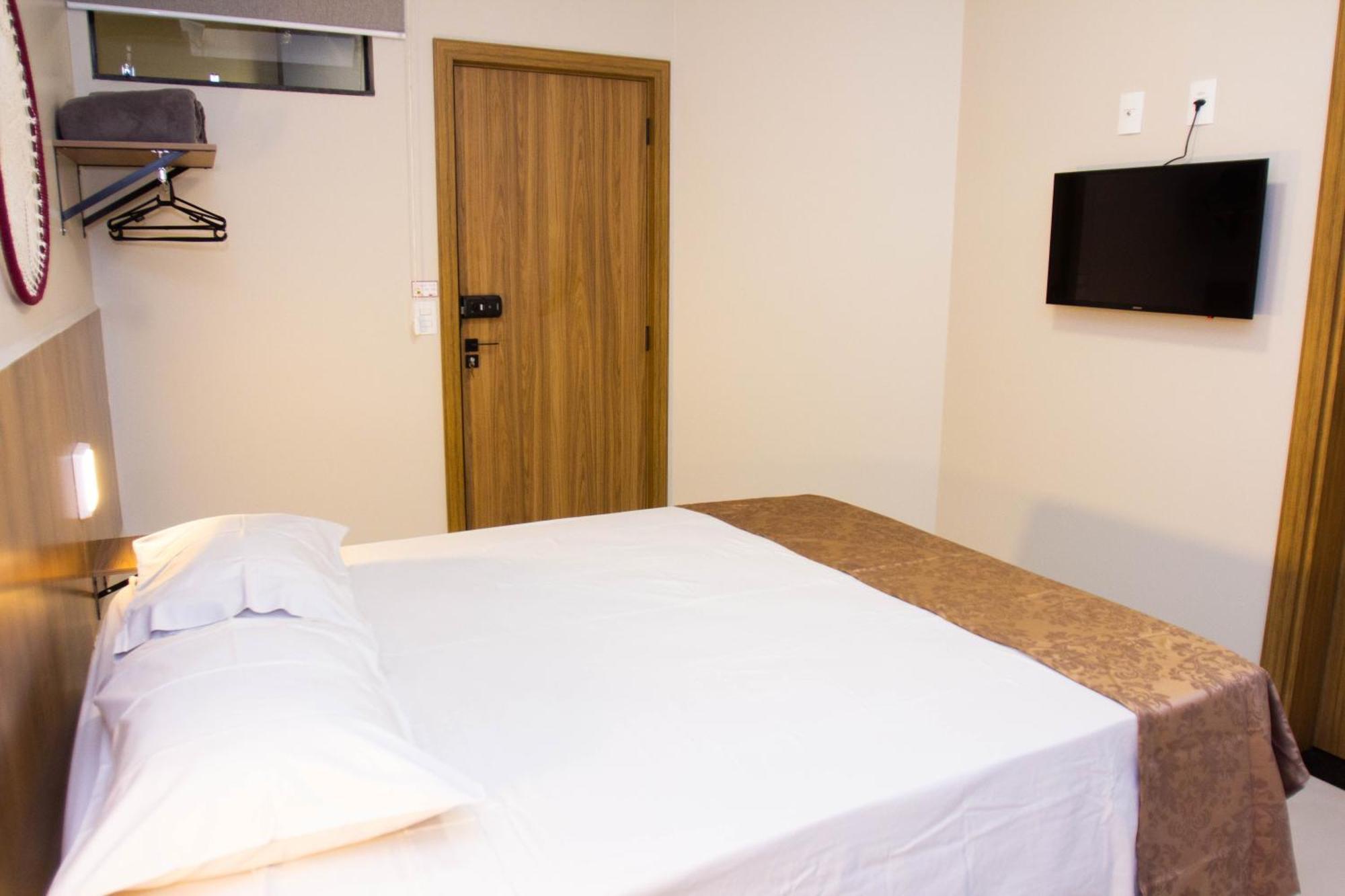 Fiori Suites Goiânia Kamer foto